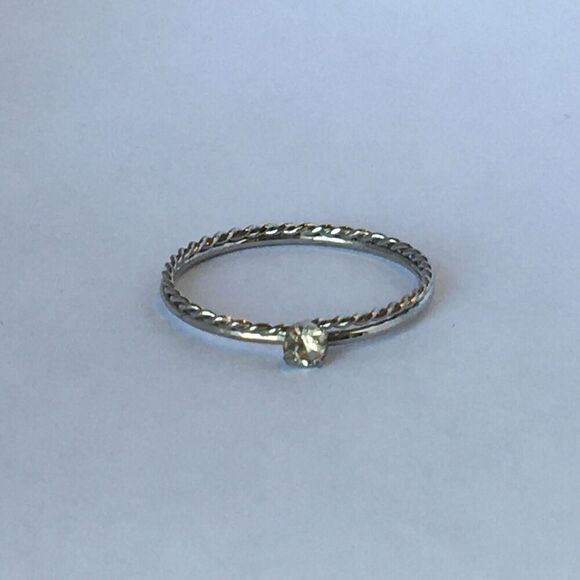 Vintage Ring Size 7.5 Silver Tone Double Twist Band Prong Set Rhinestone - Picture 5 of 10